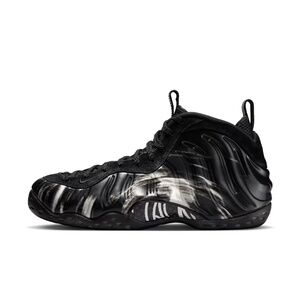 Nike Air Foamposite One Black/White 9.5 Mens/11 Women's